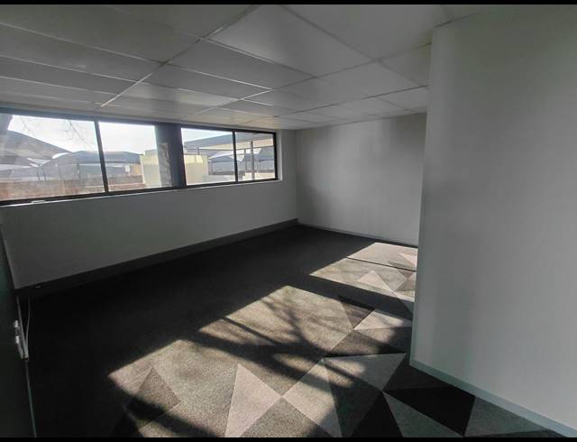 266M² OFFICE TO LET IN HALFWAY HOUSE